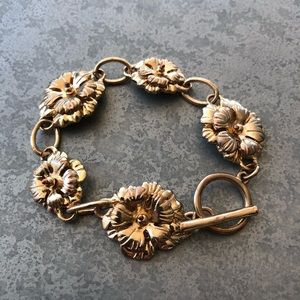 Vintage-style floral bracelet
